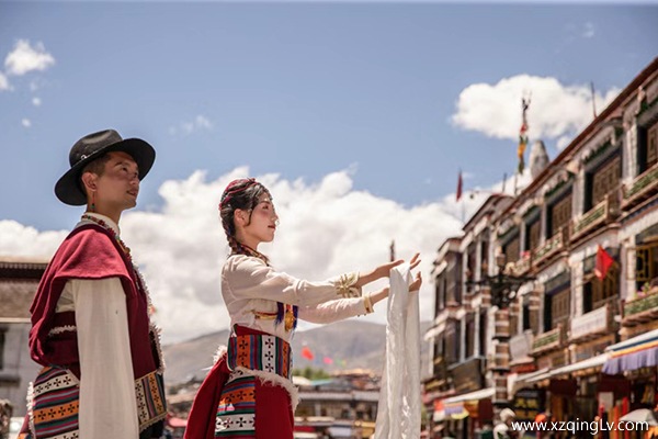 4月情侶去西藏玩一次大概需要多少錢